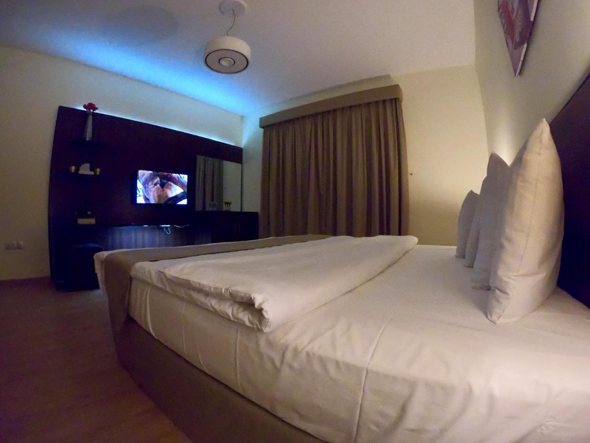 Weekend Hotel & Apartments Muscat Exterior foto