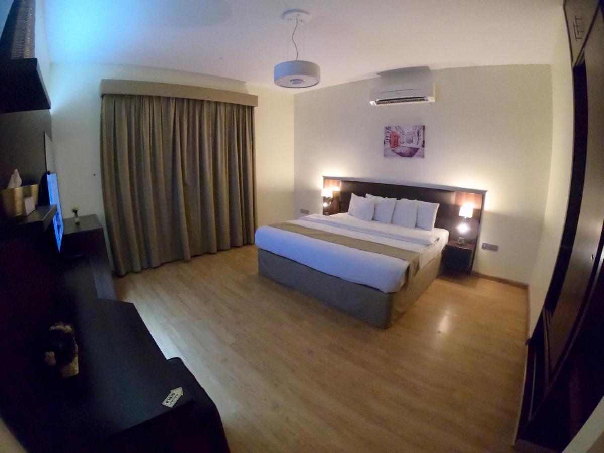 Weekend Hotel & Apartments Muscat Exterior foto