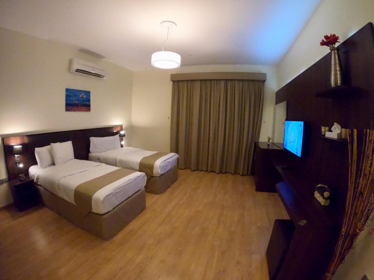 Weekend Hotel & Apartments Muscat Exterior foto