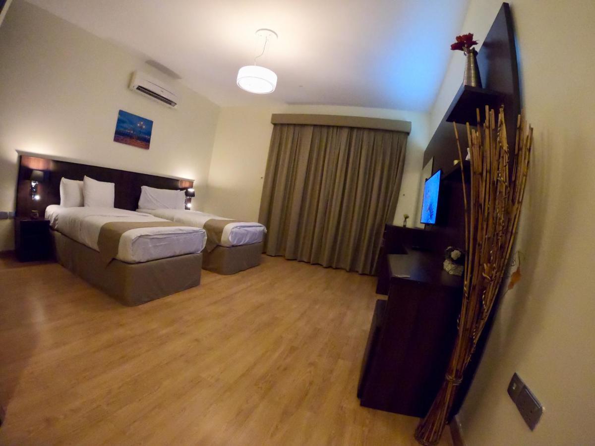 Weekend Hotel & Apartments Muscat Exterior foto