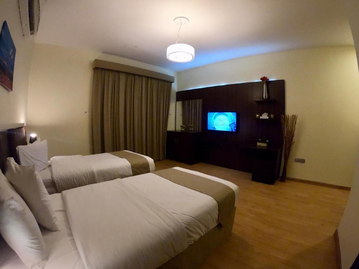 Weekend Hotel & Apartments Muscat Exterior foto