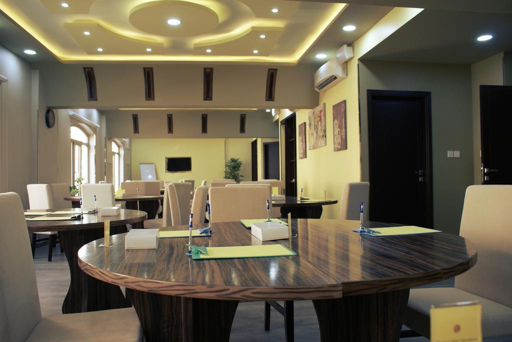 Weekend Hotel & Apartments Muscat Exterior foto
