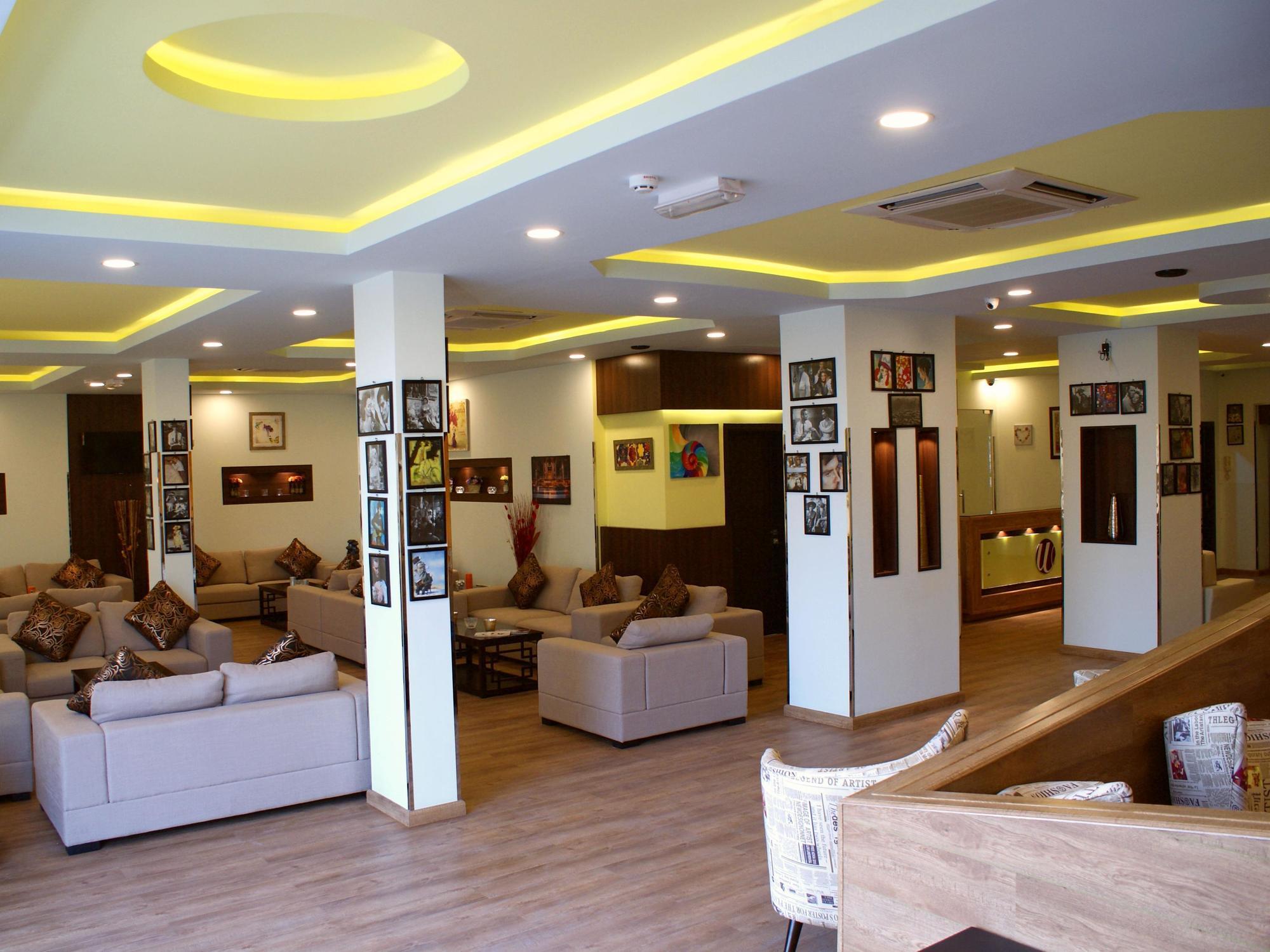 Weekend Hotel & Apartments Muscat Exterior foto