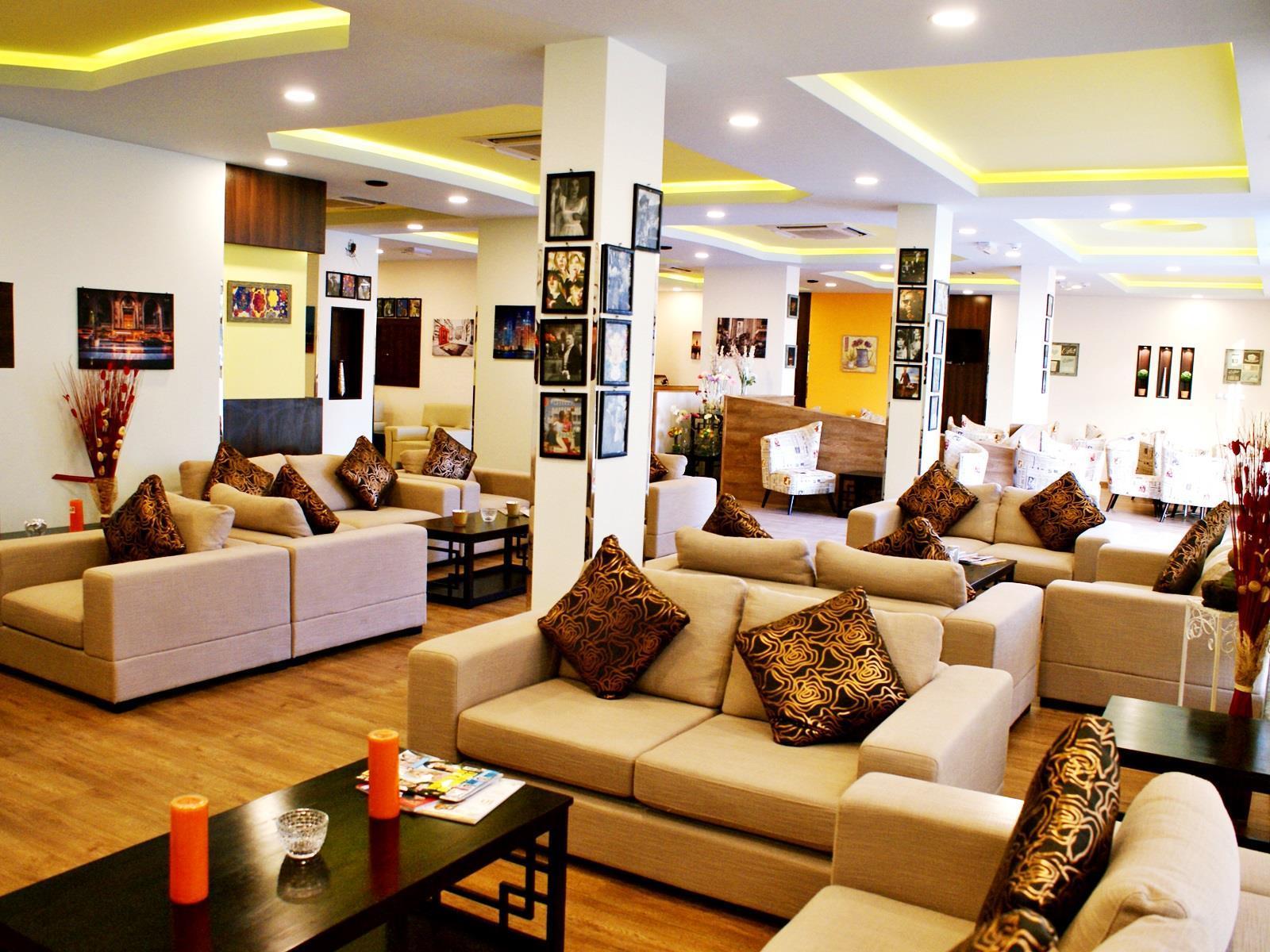Weekend Hotel & Apartments Muscat Exterior foto