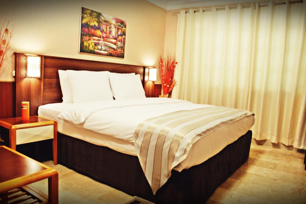 Weekend Hotel & Apartments Muscat Exterior foto