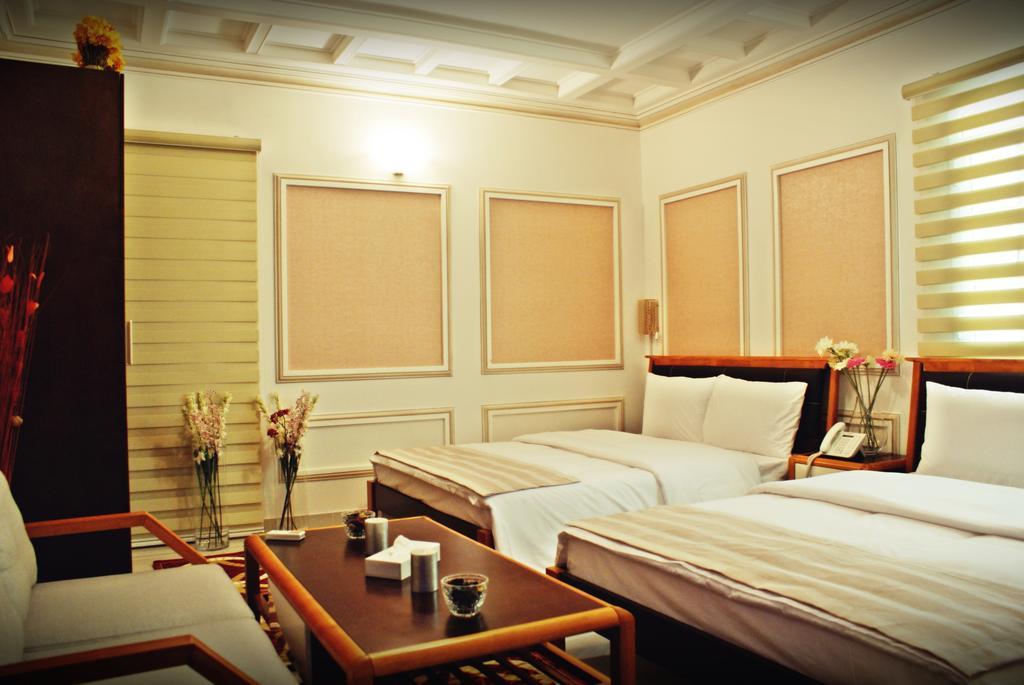 Weekend Hotel & Apartments Muscat Exterior foto