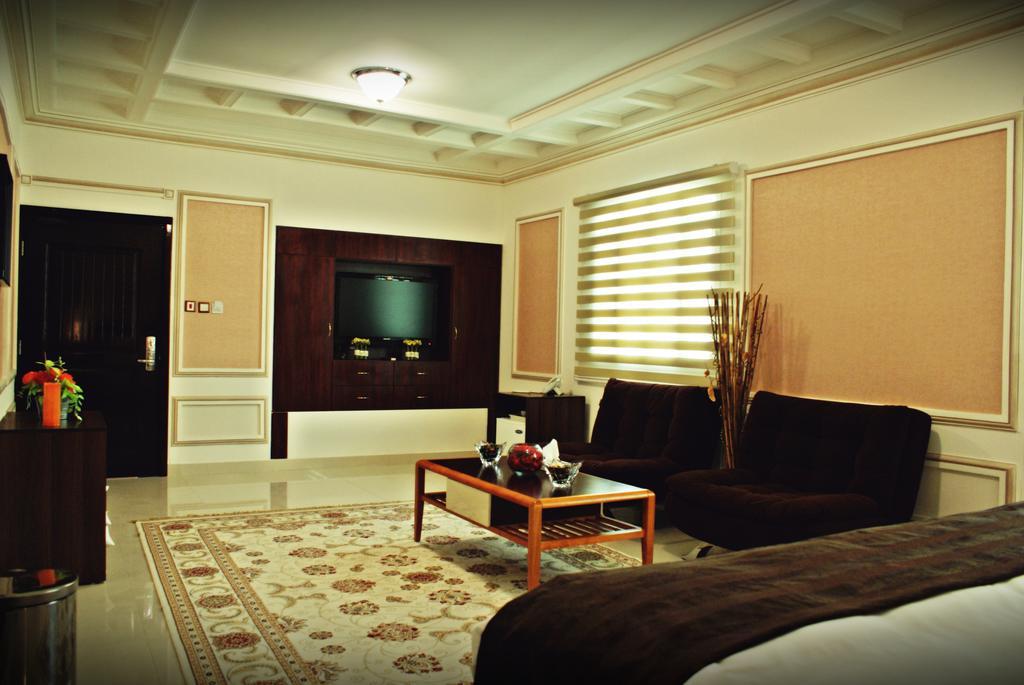 Weekend Hotel & Apartments Muscat Exterior foto