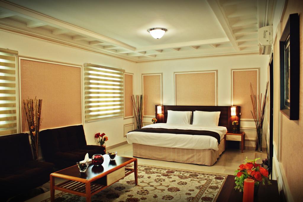 Weekend Hotel & Apartments Muscat Exterior foto