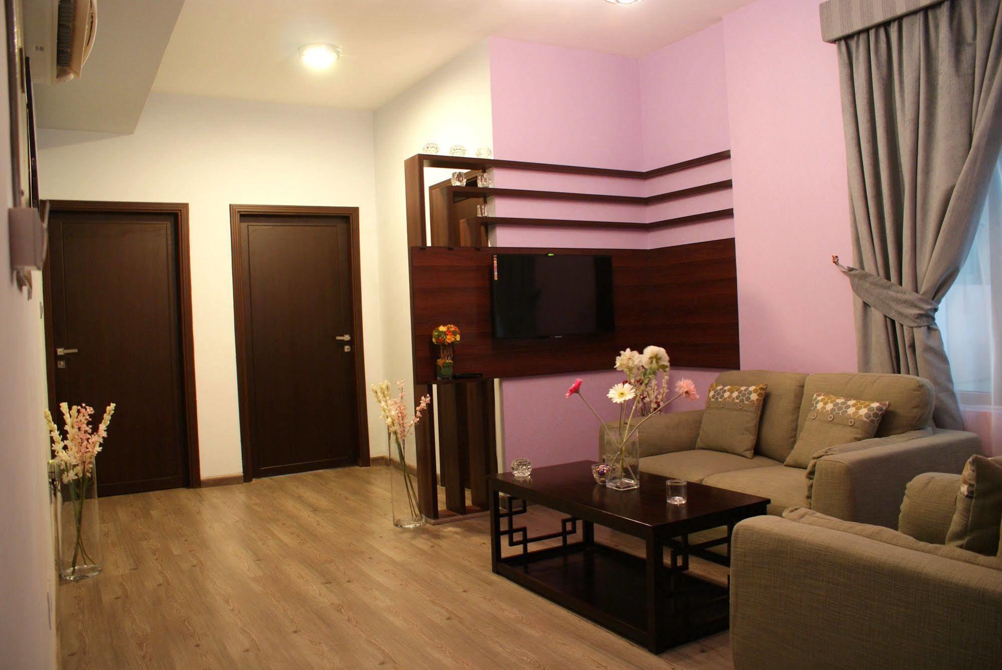 Weekend Hotel & Apartments Muscat Exterior foto