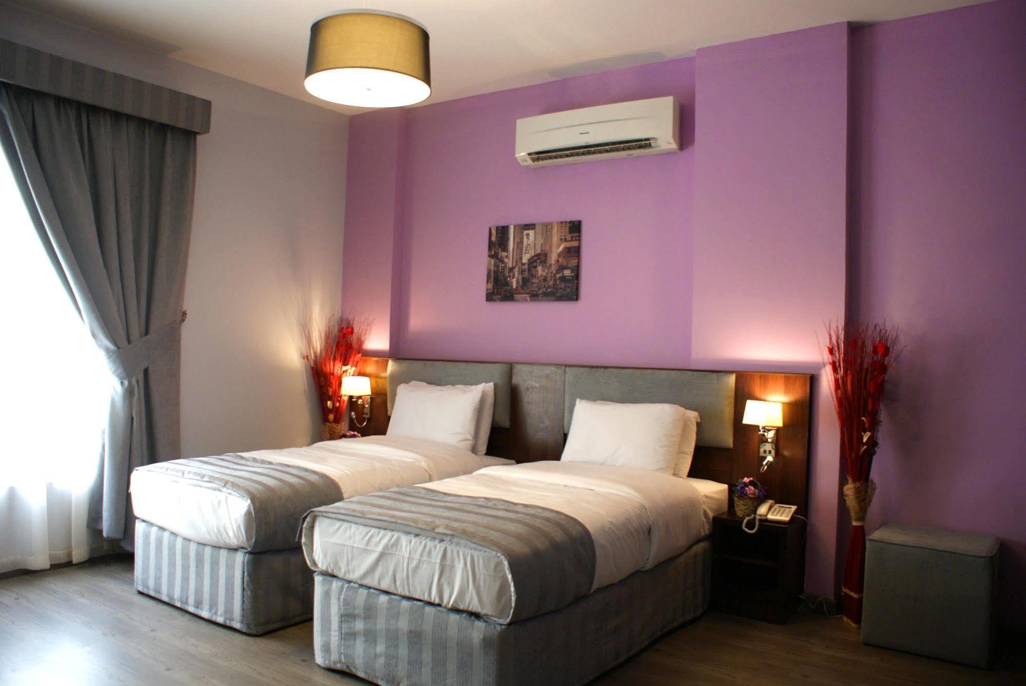 Weekend Hotel & Apartments Muscat Exterior foto