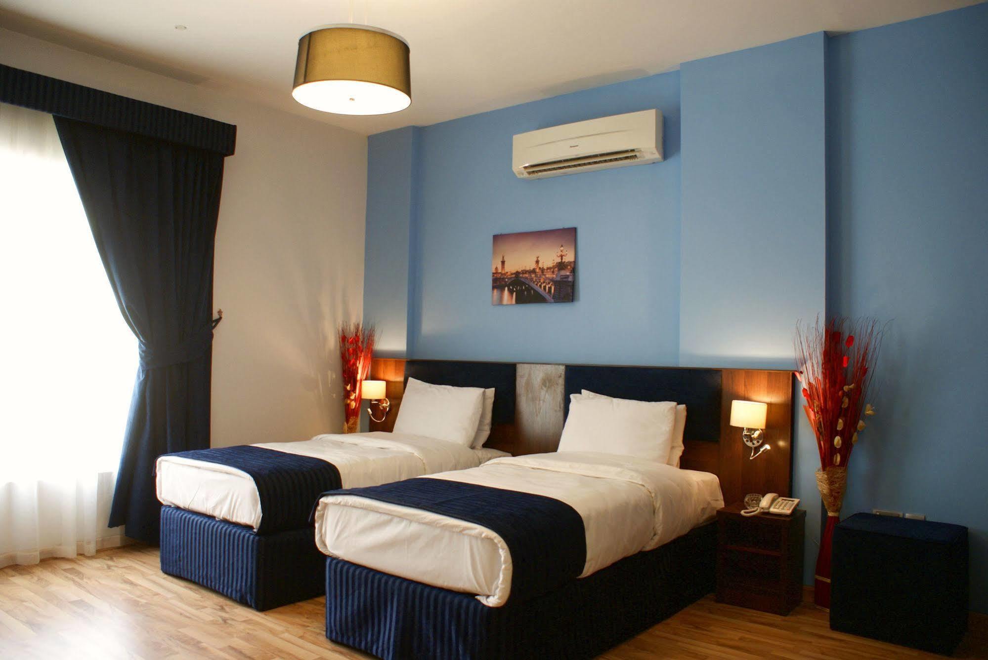 Weekend Hotel & Apartments Muscat Exterior foto