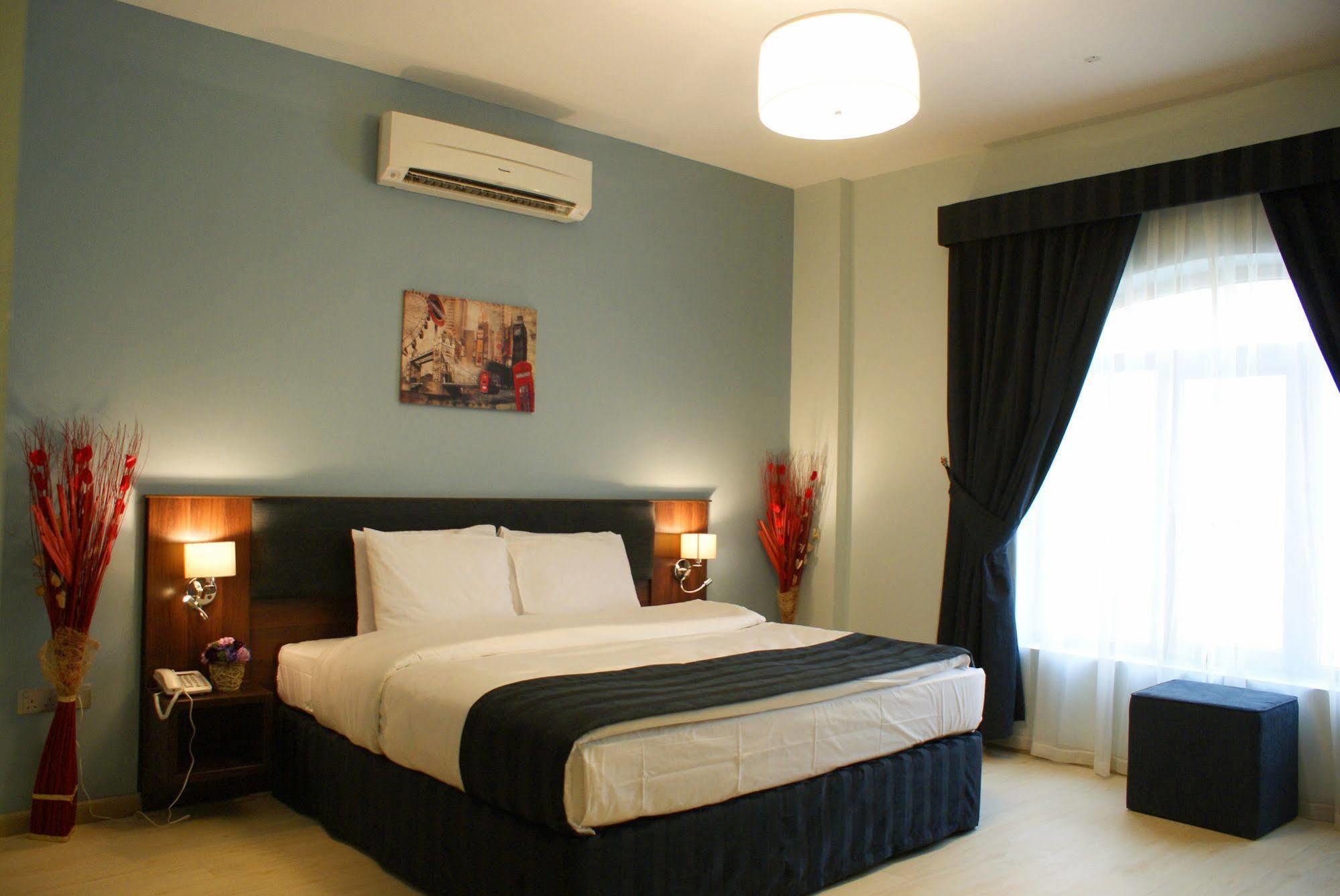 Weekend Hotel & Apartments Muscat Exterior foto