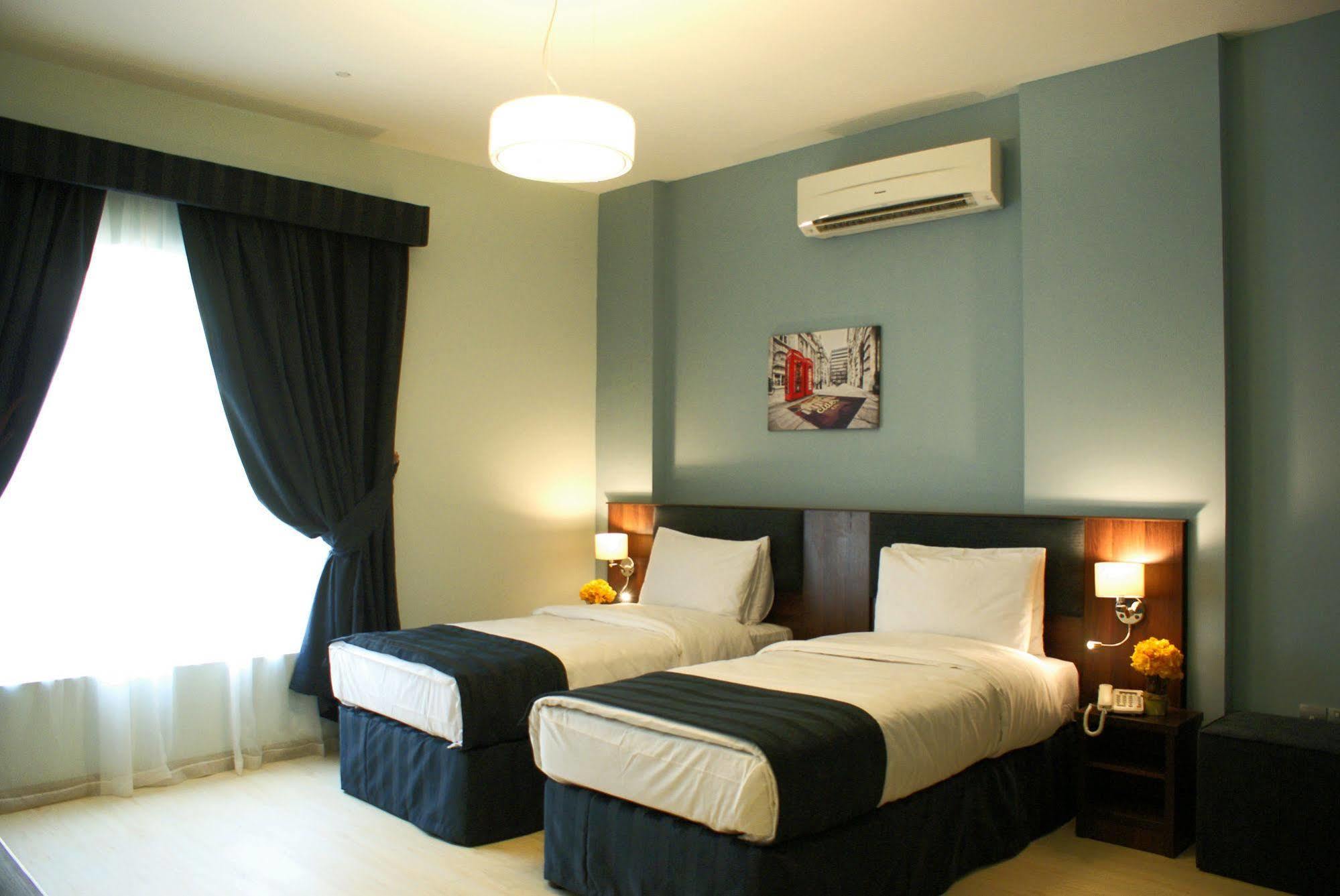 Weekend Hotel & Apartments Muscat Exterior foto