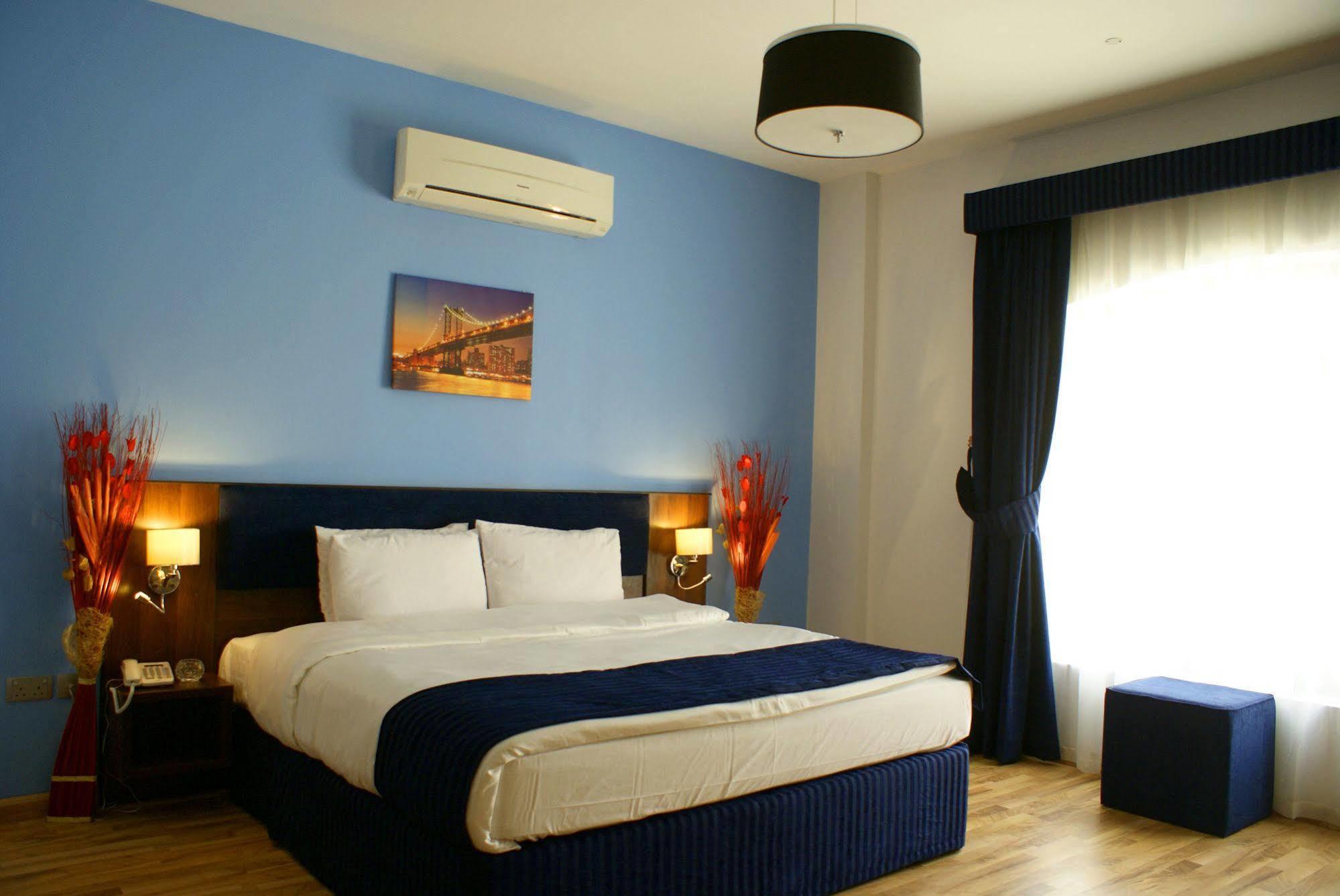 Weekend Hotel & Apartments Muscat Exterior foto