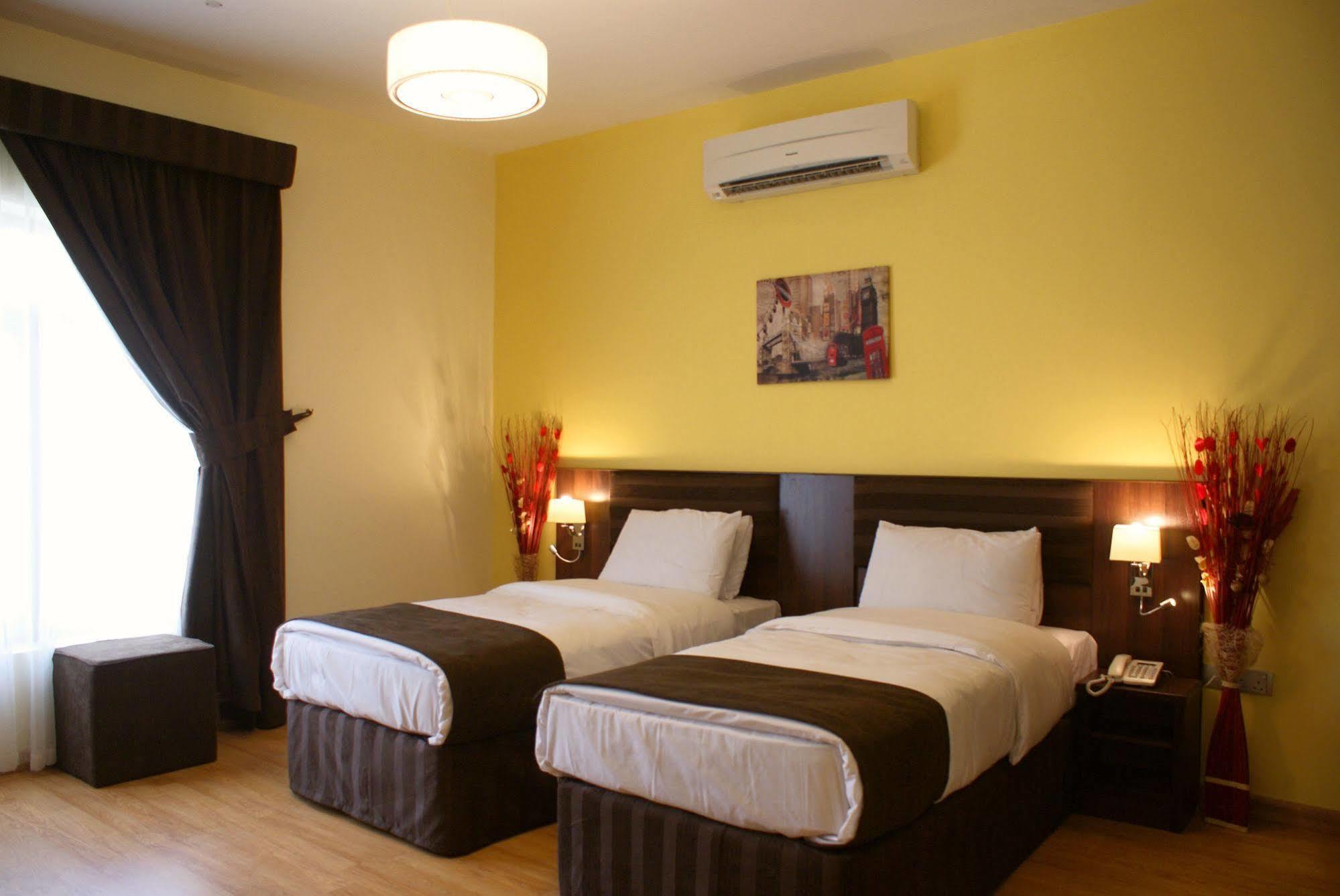 Weekend Hotel & Apartments Muscat Exterior foto