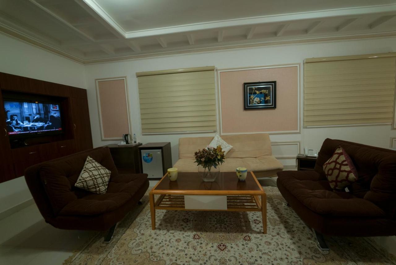 Weekend Hotel & Apartments Muscat Exterior foto